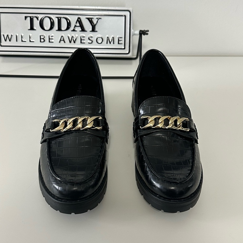 NWOT Old Navy Chunky Chain Black Faux Alligator Leather Loafer, Size 9
